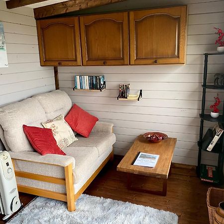 Cherry Tree Glamping Lodge Wellington  Zewnętrze zdjęcie