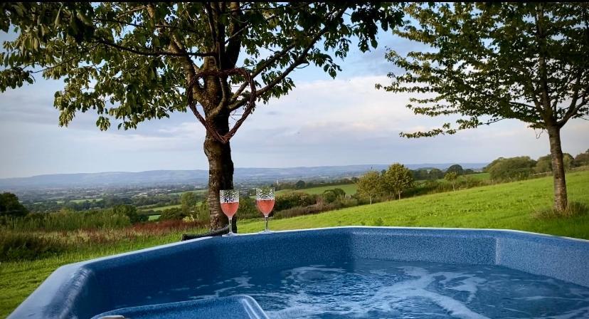 Cherry Tree Glamping Lodge Wellington  Zewnętrze zdjęcie