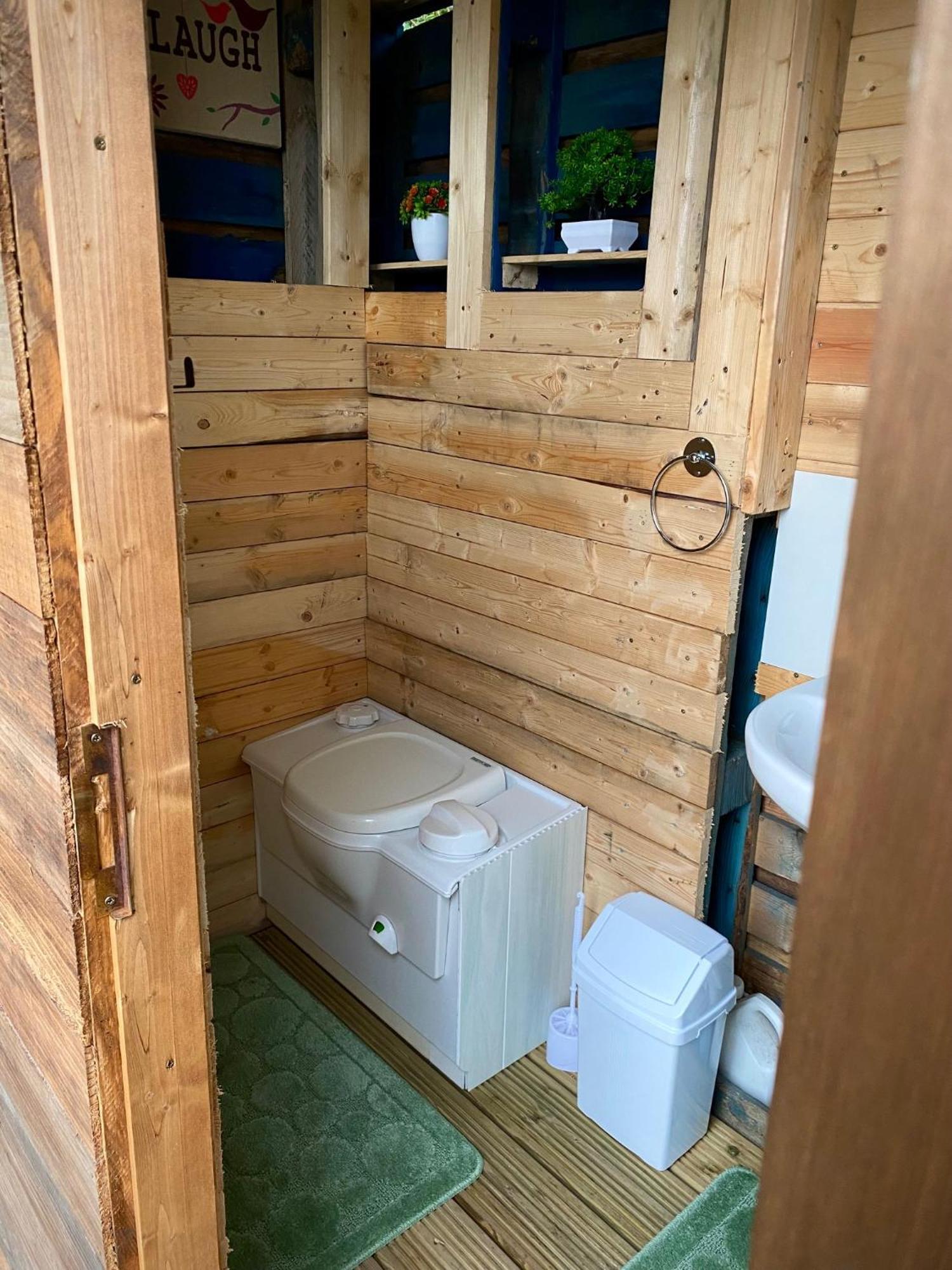Cherry Tree Glamping Lodge Wellington  Zewnętrze zdjęcie