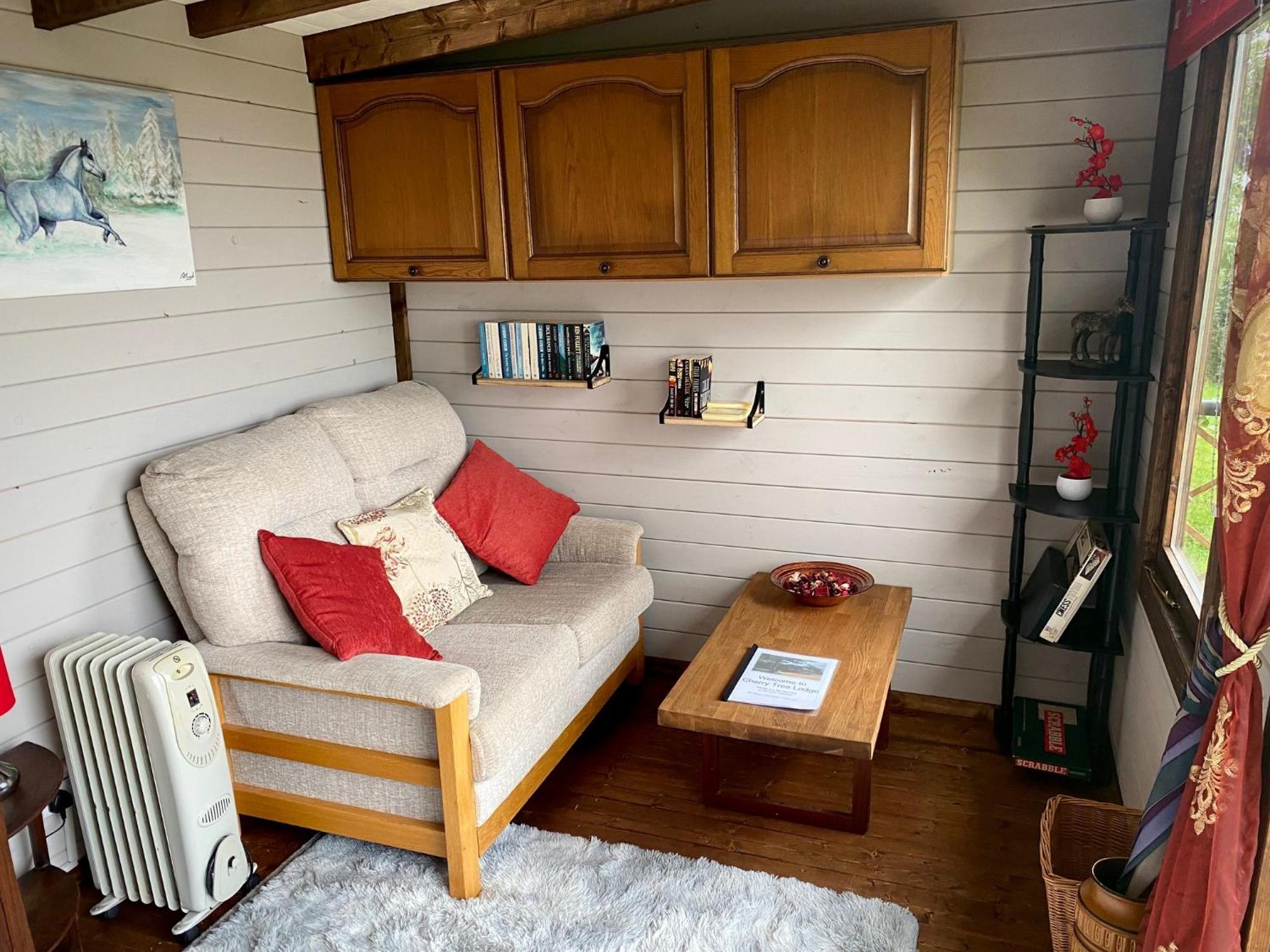 Cherry Tree Glamping Lodge Wellington  Zewnętrze zdjęcie